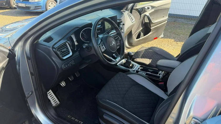 KIA ProCeed -
