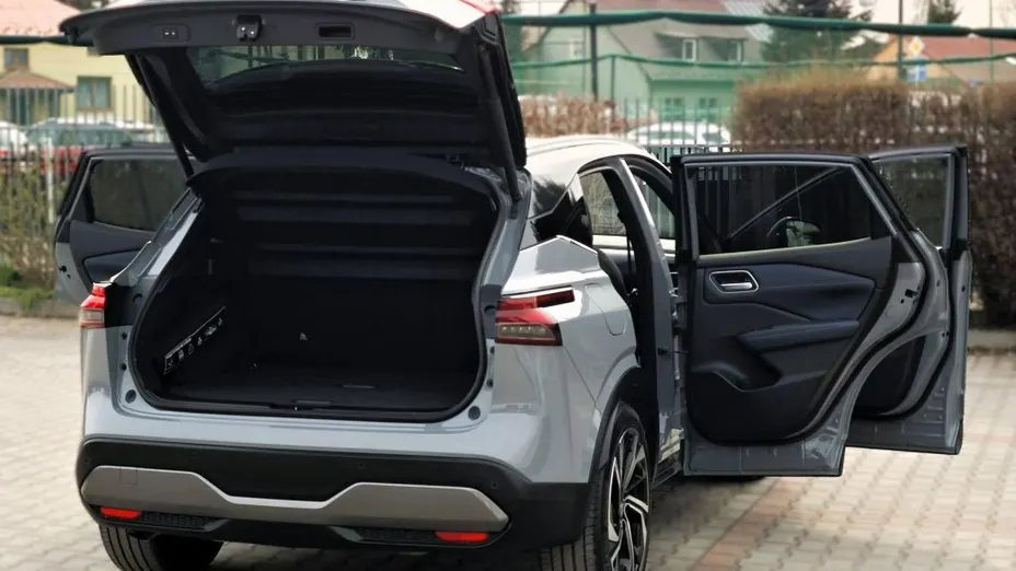NISSAN Qashqai -