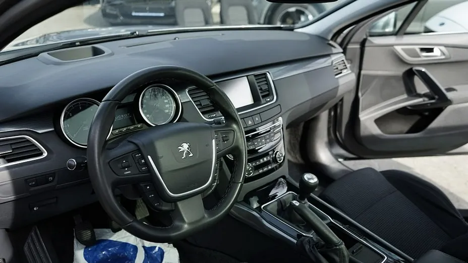PEUGEOT 508 -