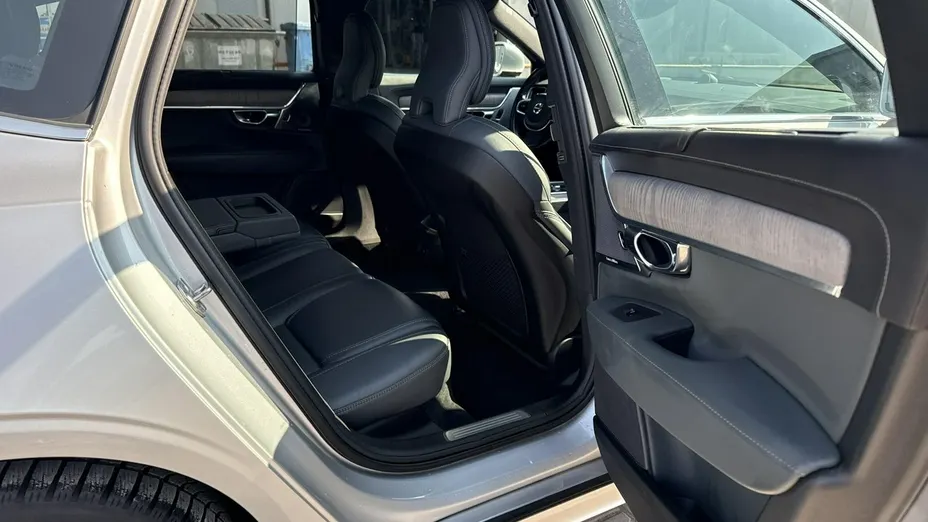VOLVO S90 -