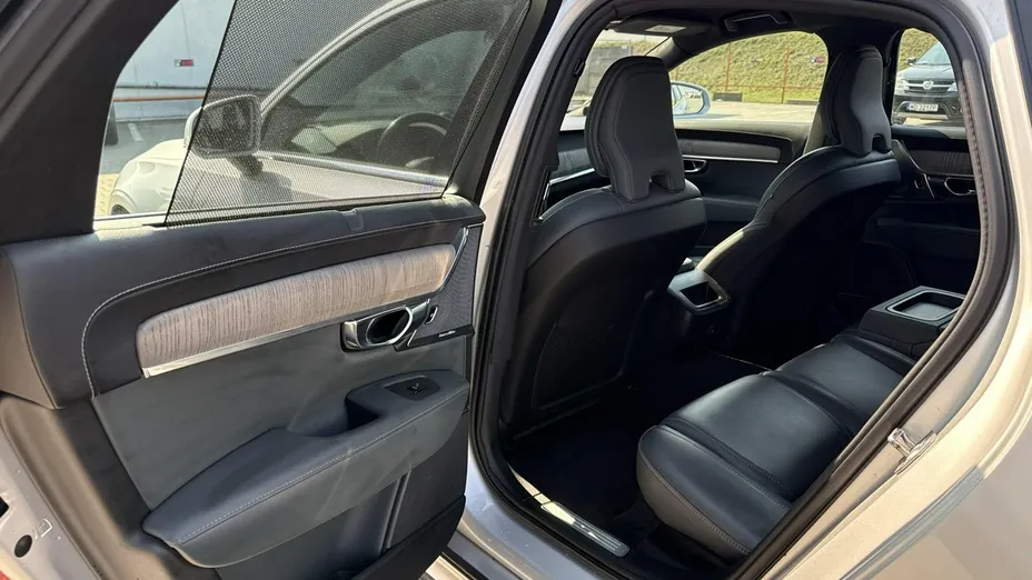 VOLVO S90 -