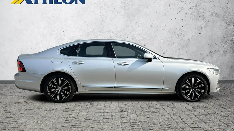 VOLVO S90 -