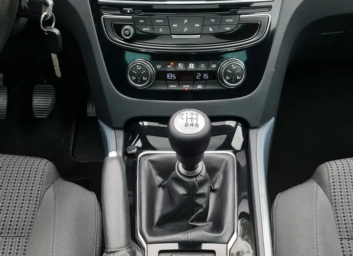 PEUGEOT 508 -