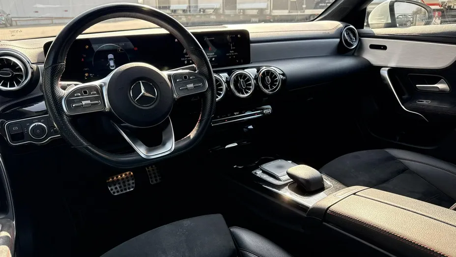 MERCEDES-BENZ CLA -