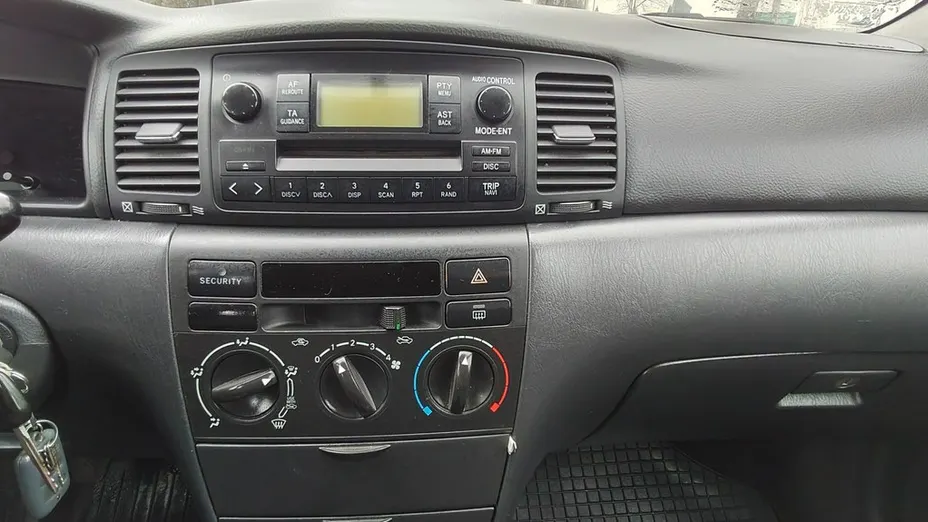 TOYOTA Corolla -