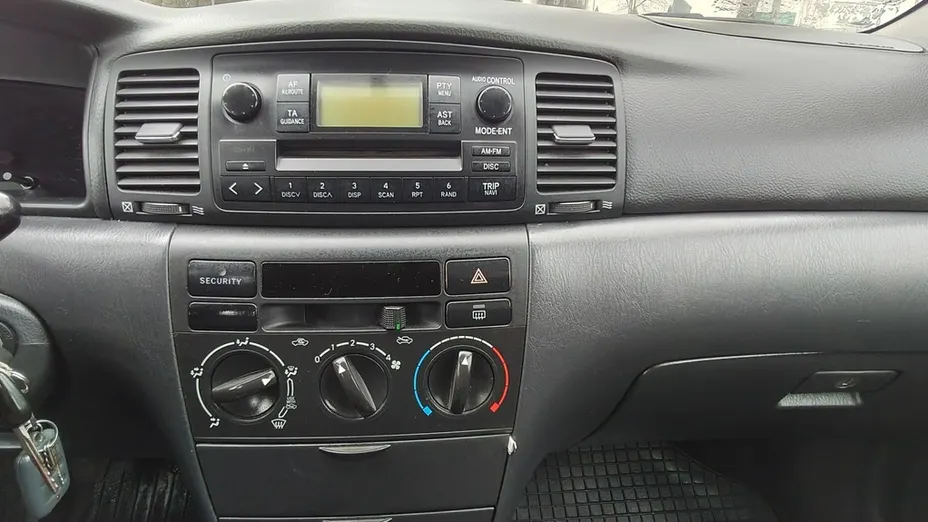 TOYOTA Corolla -