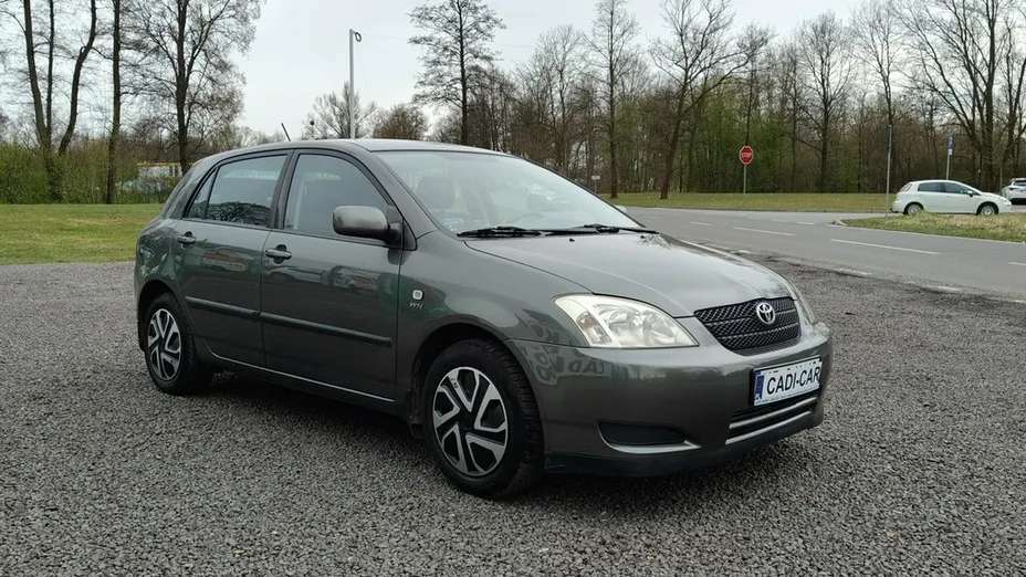 TOYOTA Corolla -