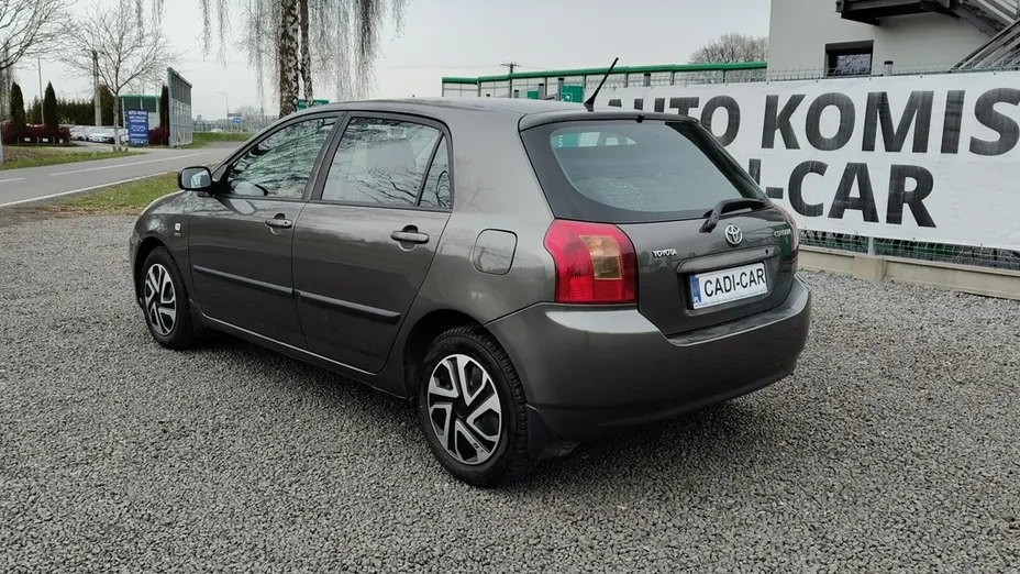 TOYOTA Corolla -