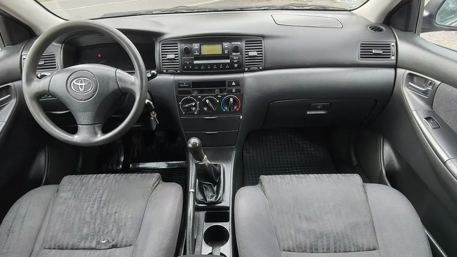 TOYOTA Corolla -