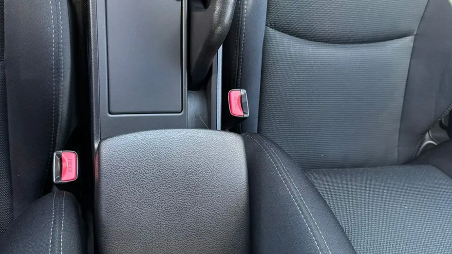 MAZDA 3 -