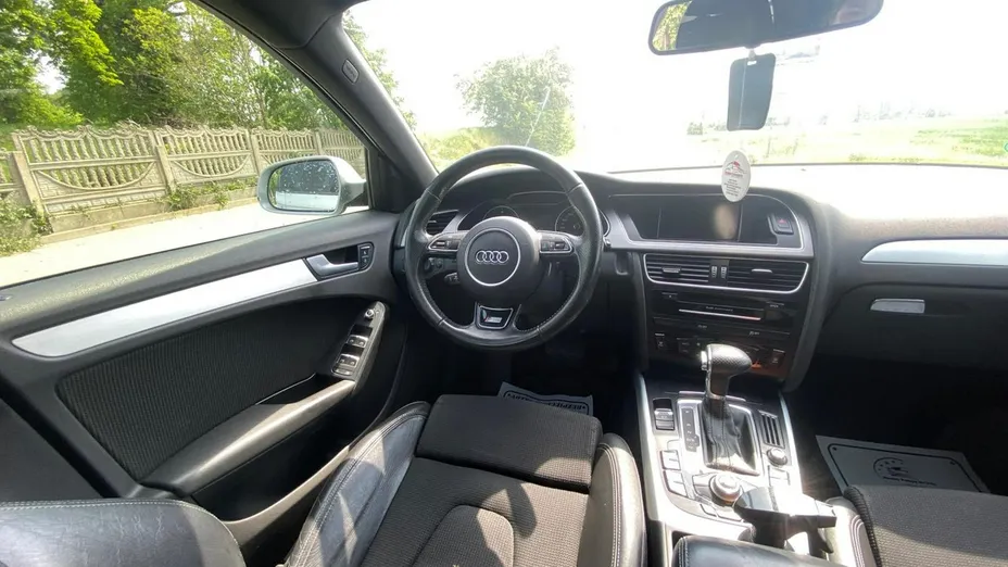 AUDI A4 -