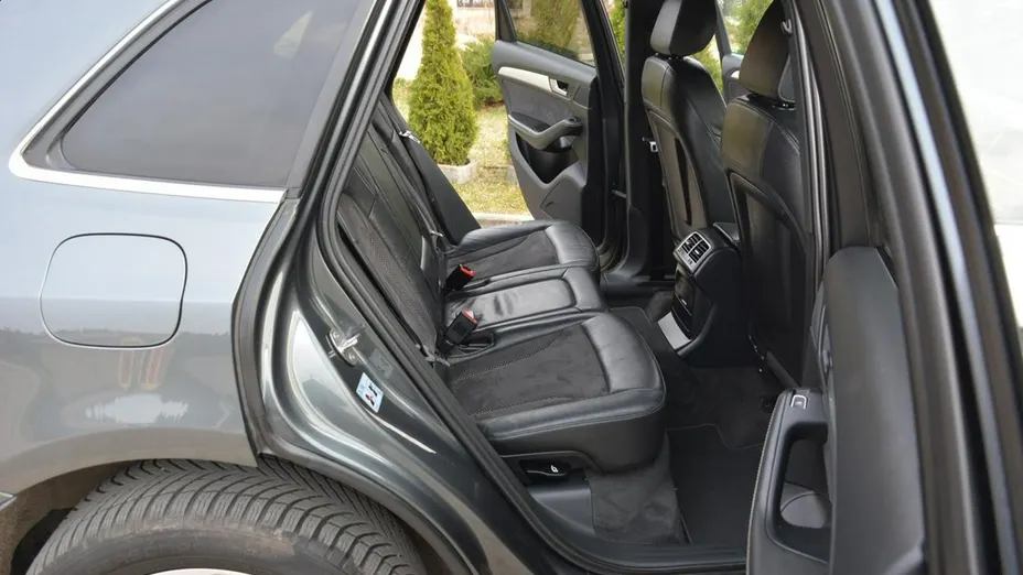 AUDI Q5 -