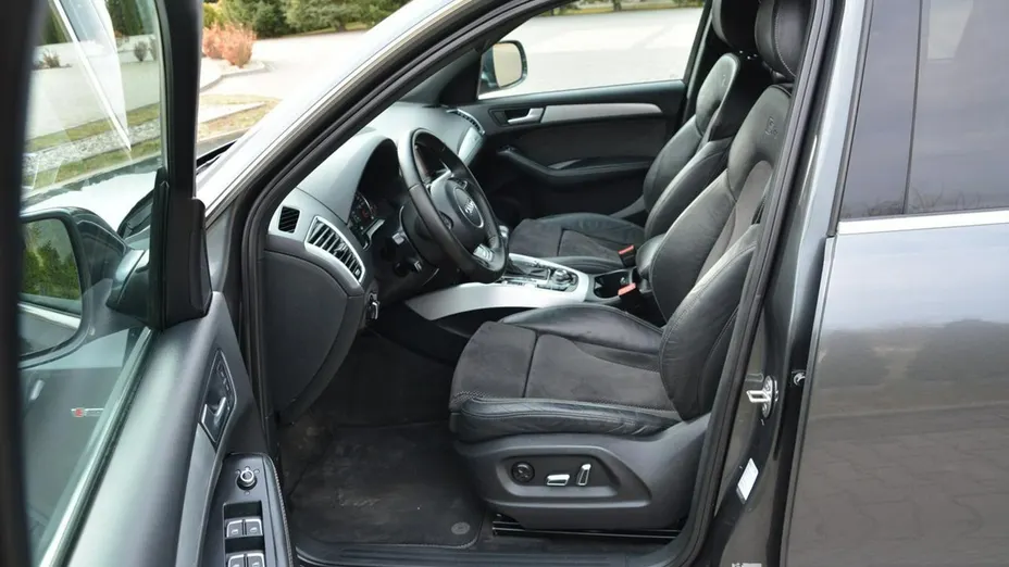 AUDI Q5 -