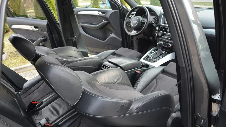 AUDI Q5 -