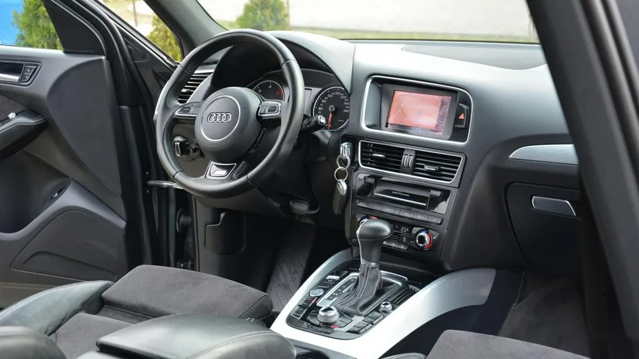 AUDI Q5 -