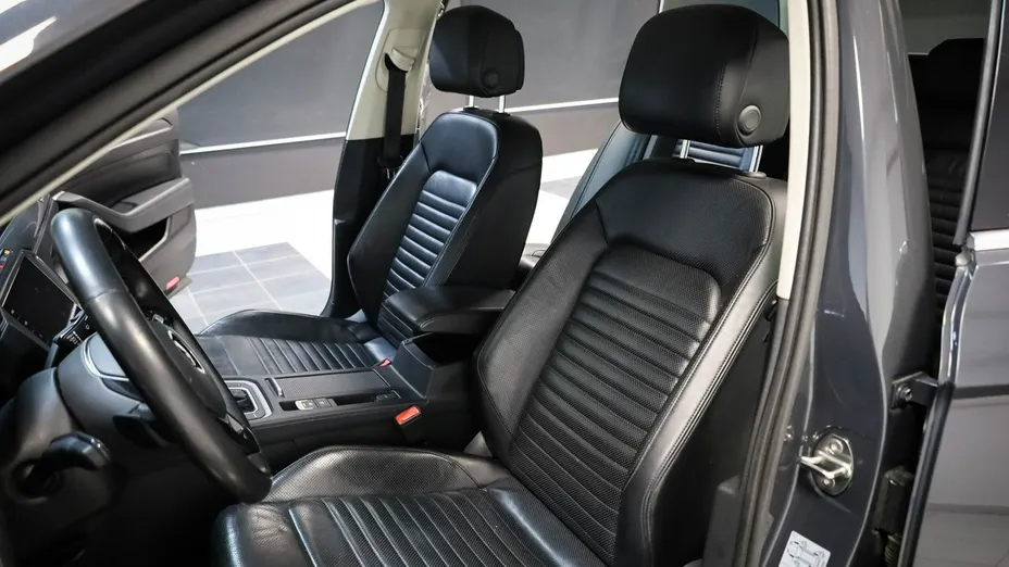 VOLKSWAGEN Passat -