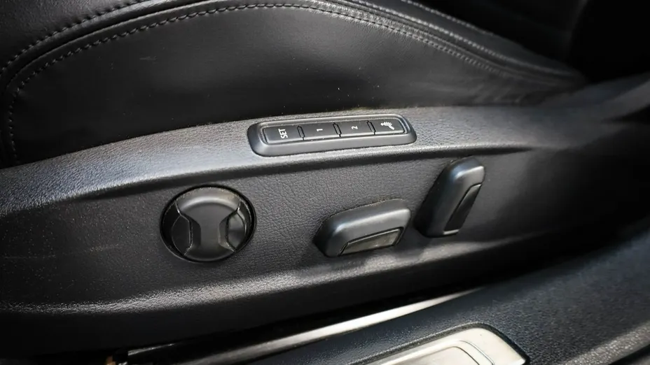 VOLKSWAGEN Passat -