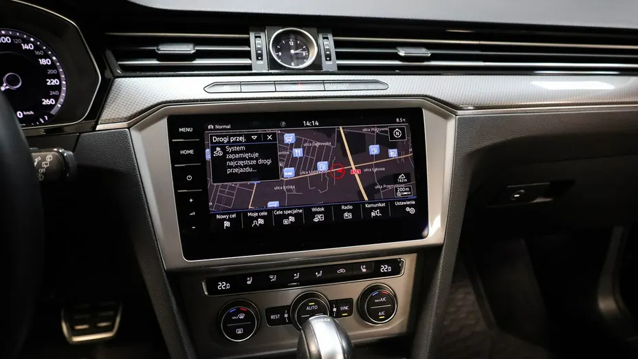 VOLKSWAGEN Passat -