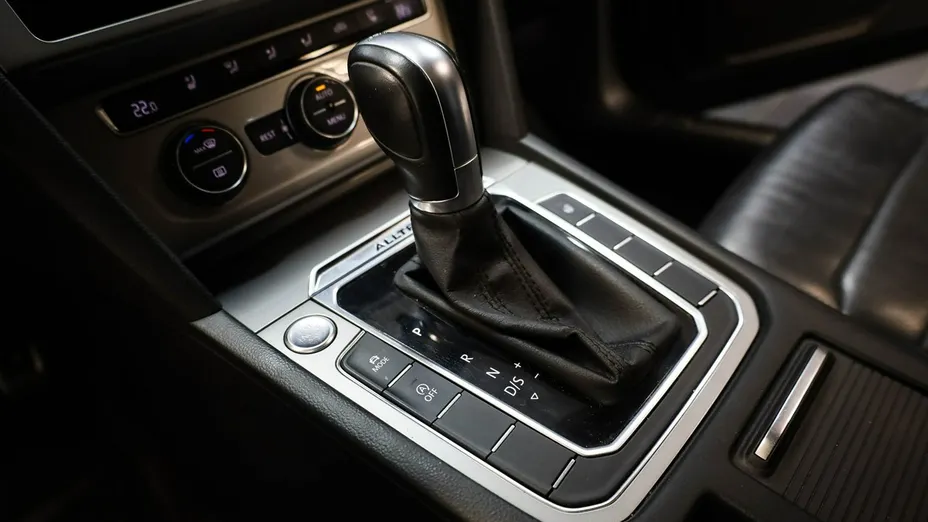 VOLKSWAGEN Passat -
