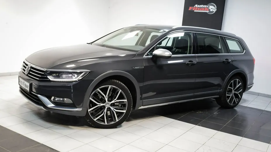 VOLKSWAGEN Passat -