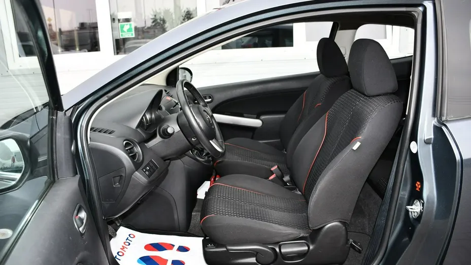 MAZDA 2 -