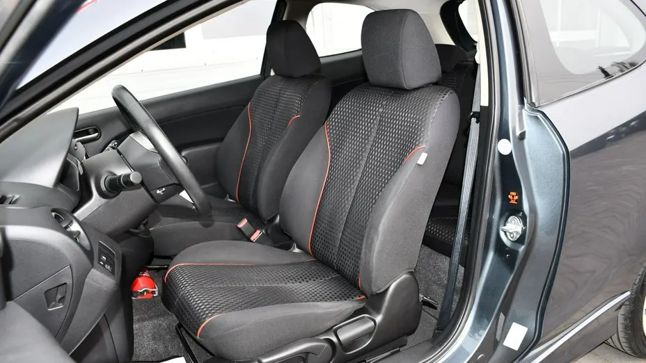 MAZDA 2 -