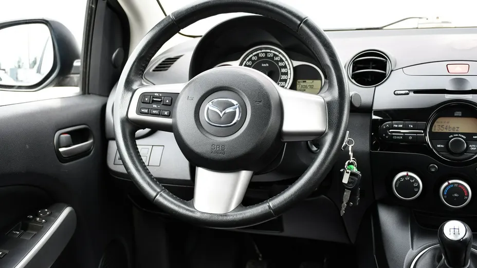 MAZDA 2 -