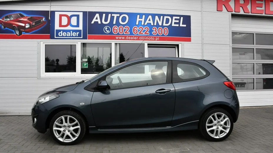 MAZDA 2 -
