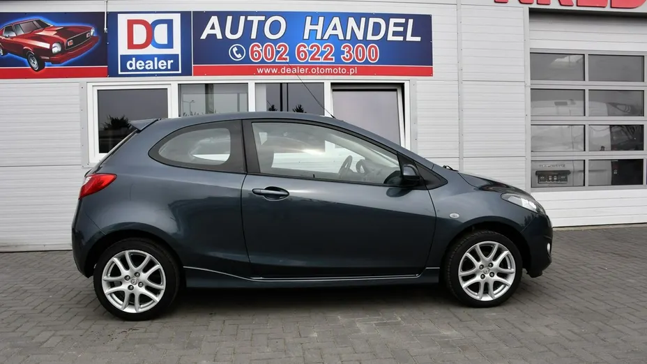 MAZDA 2 -