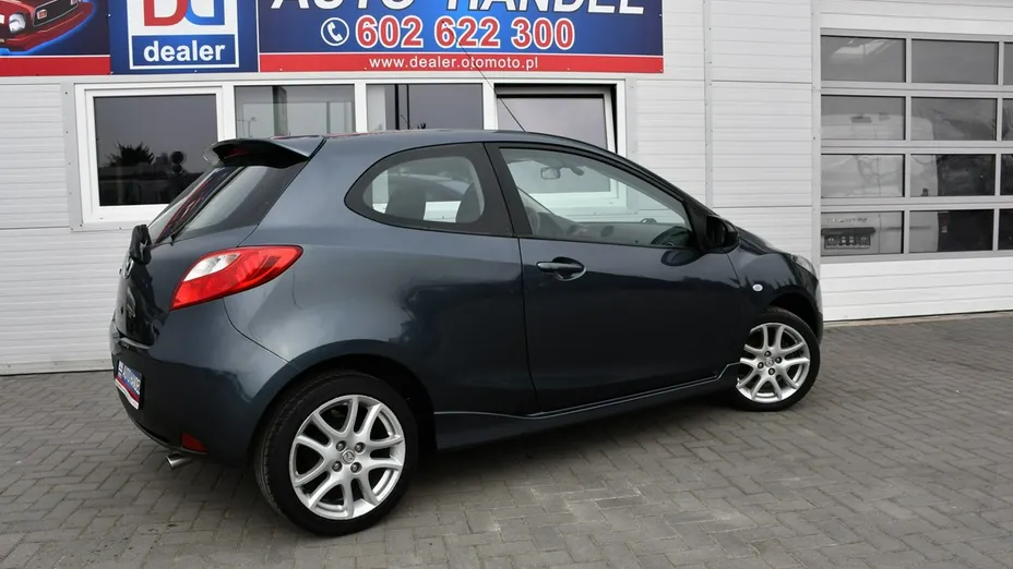 MAZDA 2 -