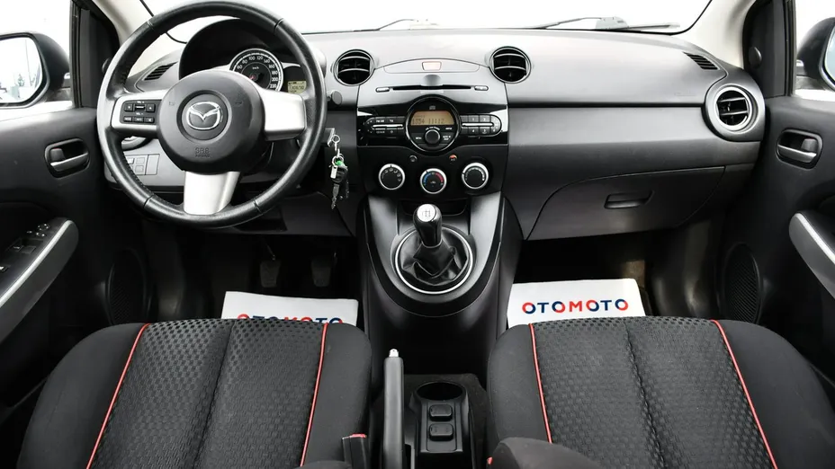 MAZDA 2 -