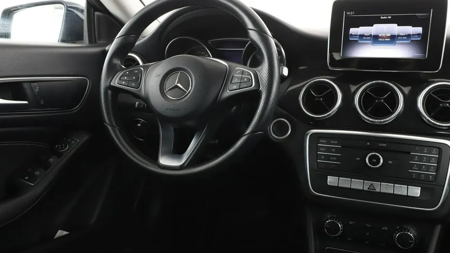 MERCEDES-BENZ CLA -