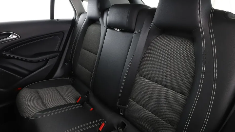 MERCEDES-BENZ CLA -