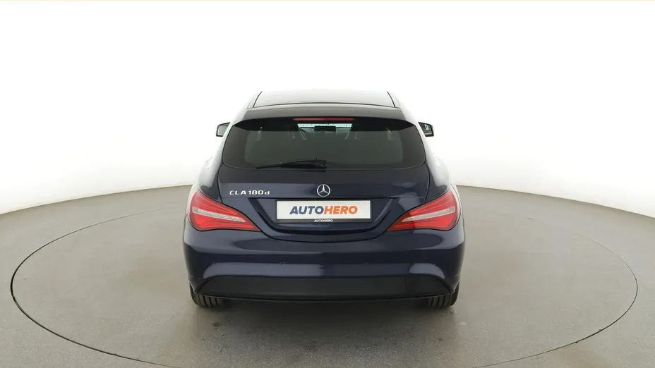 MERCEDES-BENZ CLA -