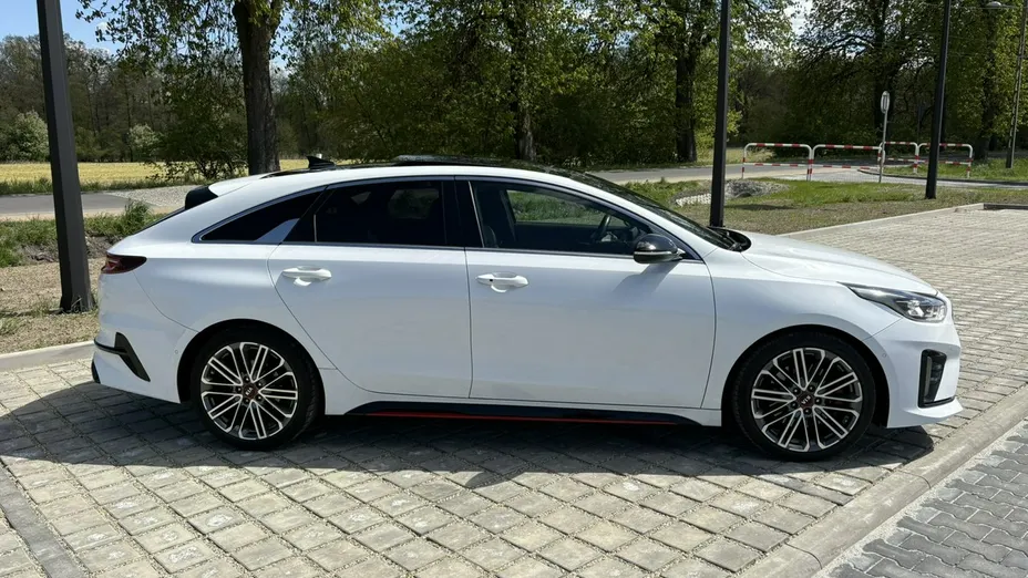 KIA ProCeed -