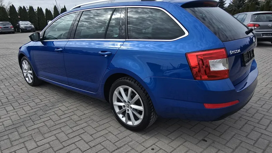 SKODA Octavia -