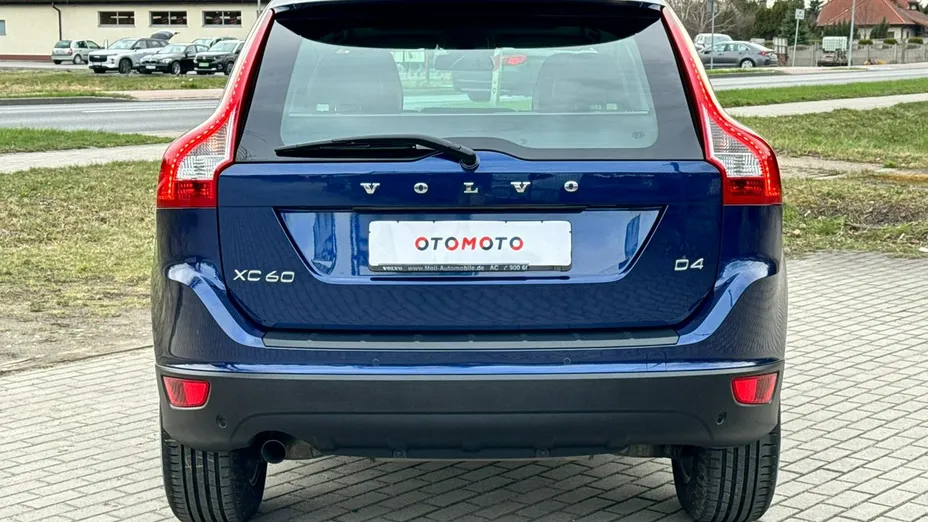 VOLVO XC60 -