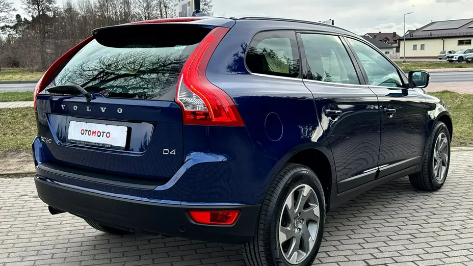 VOLVO XC60 -