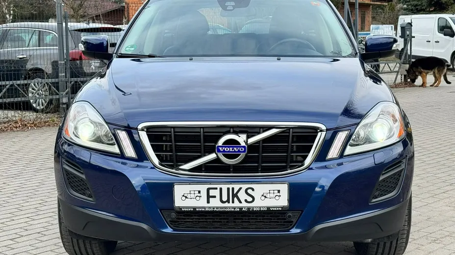 VOLVO XC60 -
