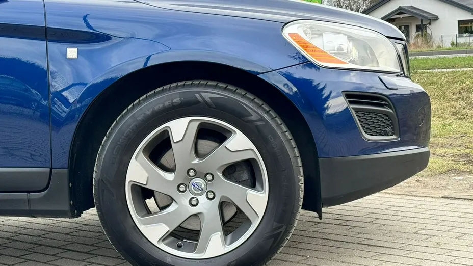 VOLVO XC60 -