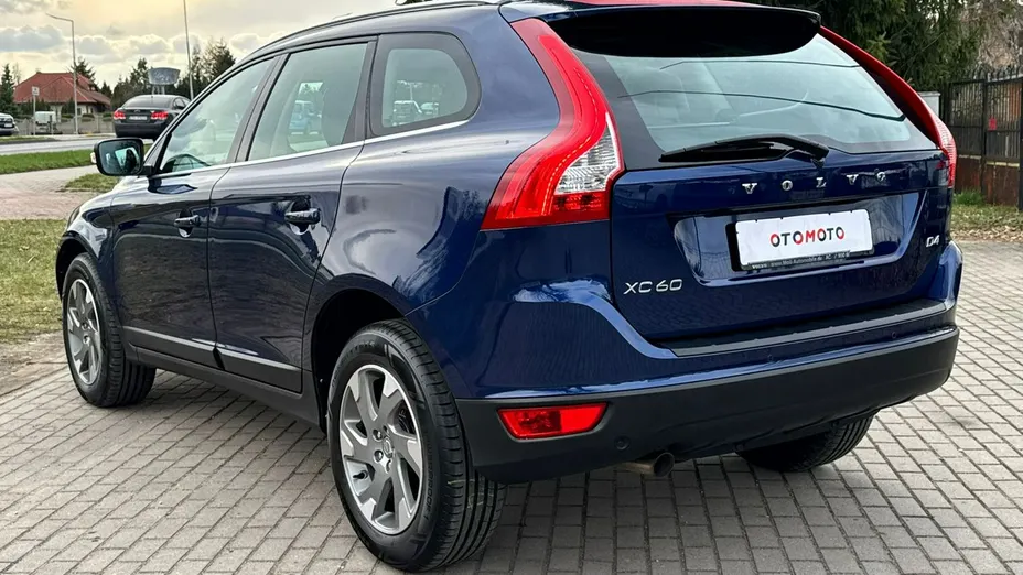 VOLVO XC60 -