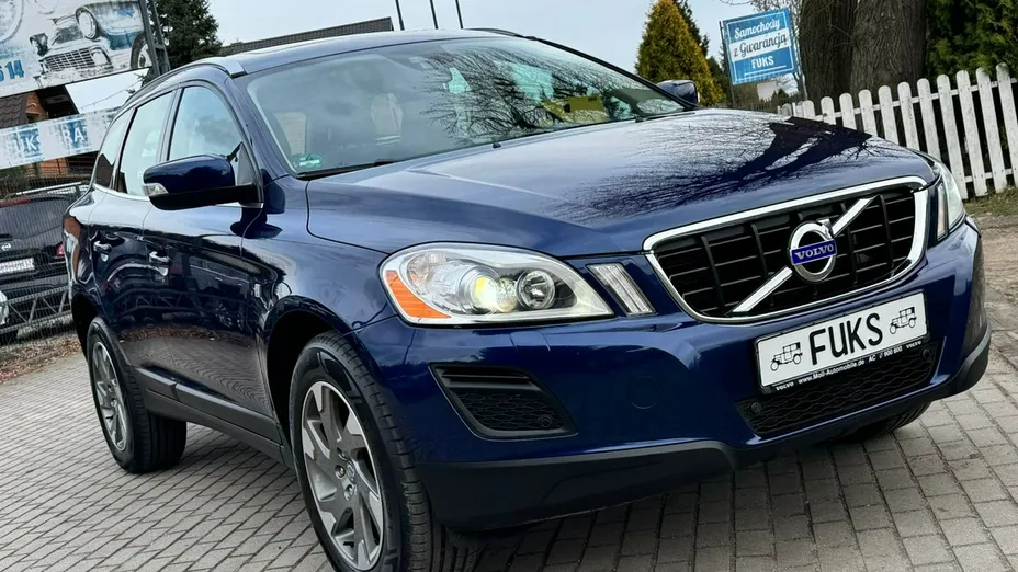 VOLVO XC60 -