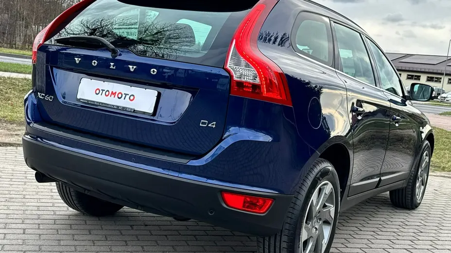VOLVO XC60 -