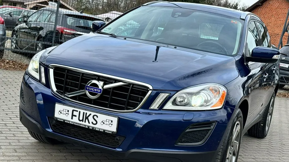 VOLVO XC60 -