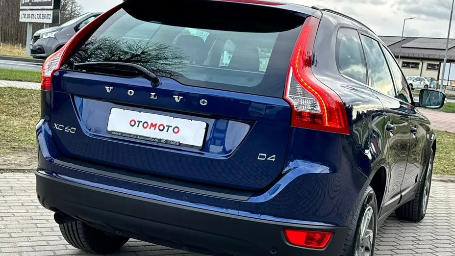 VOLVO XC60 -