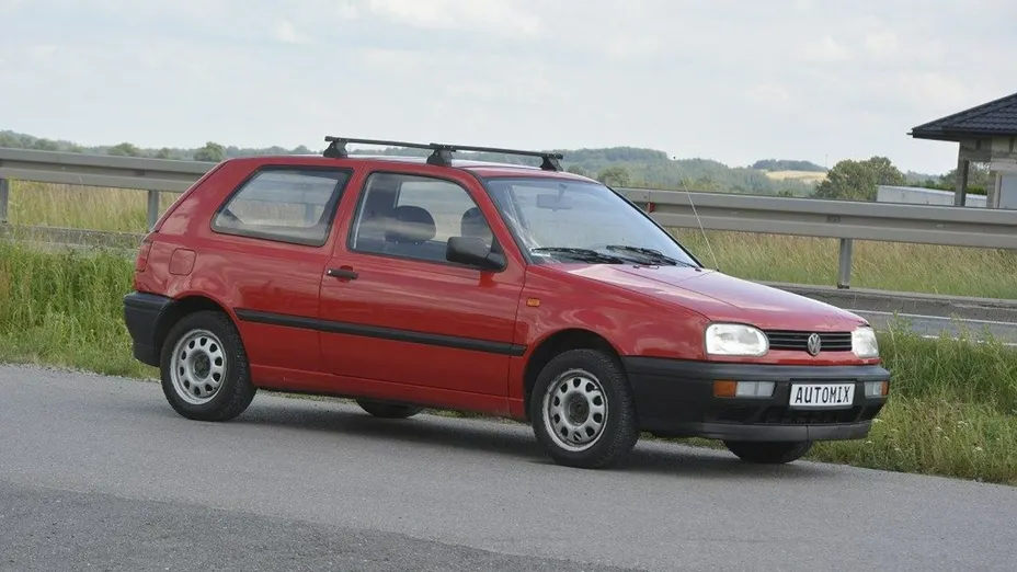 VOLKSWAGEN Golf -