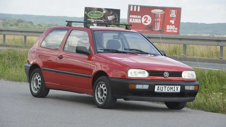 VOLKSWAGEN Golf -