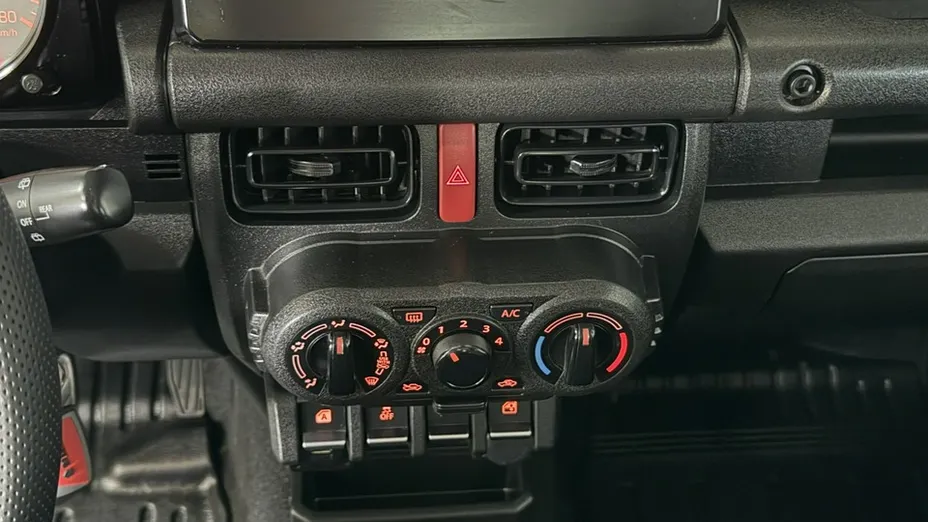SUZUKI Jimny -