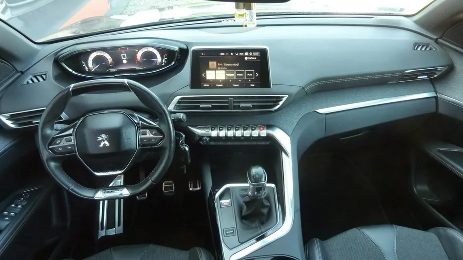 PEUGEOT 3008 -