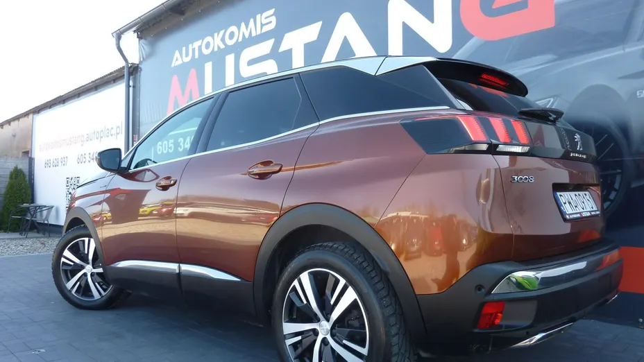 PEUGEOT 3008 -